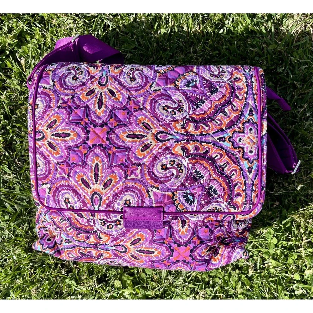 Vera‎ Bradley Iconic Messenger Bag Womens Medium Purple Dream Tapestry Crossbody